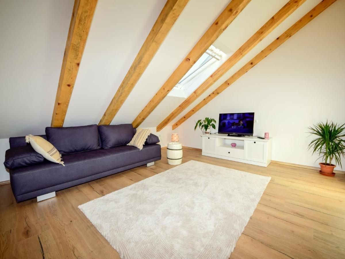 אומיס Holiday Home Lara By Interhome מראה חיצוני תמונה